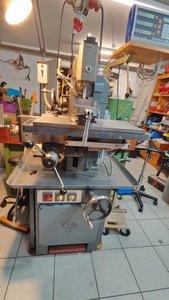 Aciera F3 Universal-/Werkzeugfräsmaschine