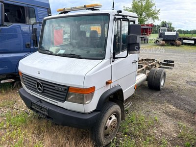 Fahrgestell mit Fahrerhaus Mercedes-Benz VARIO 818D 4x4 PODWOZIE gebraucht