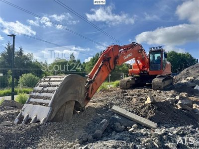 Raupenbagger Daewoo S250LC-V Excavator with Digging Bucket WATCH VIDEO gebraucht