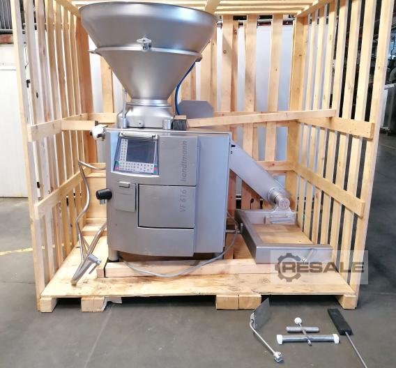 Filling and vacuum filling machines HANDTMANN VF 616