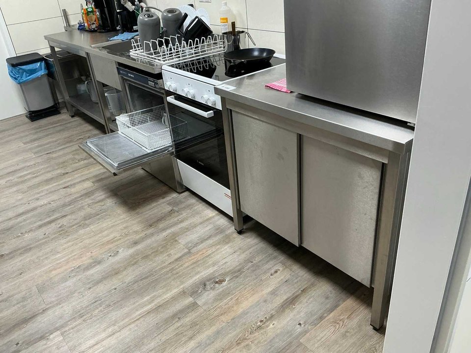 Kitchen equipment without contents