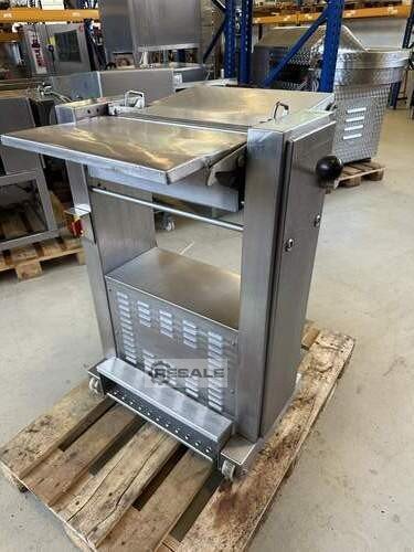 Membrane skinning machines MAJA EVM 437