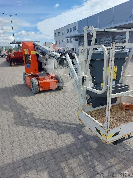 JLG E300AJP