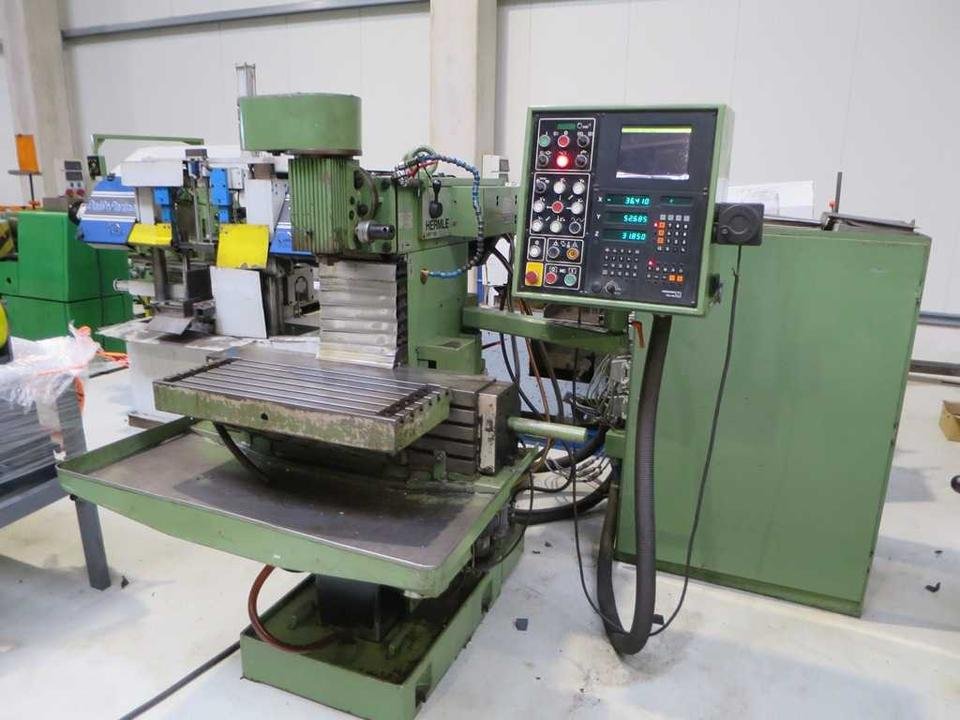HERMLE UWF 700 Werkzeugfräsmaschine - Universal