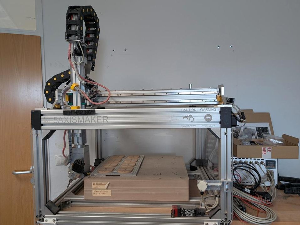 5AXISMAKER 5XM-600D Dental 5-Achs CNC Fräse / Aligner Trimmer