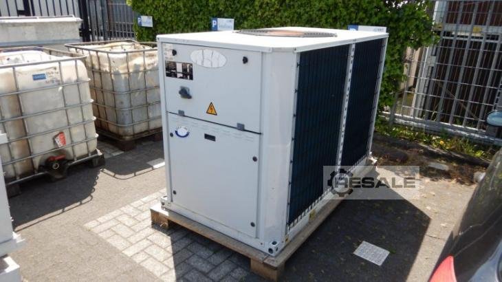 Chillers CARRIER 30 RA 040