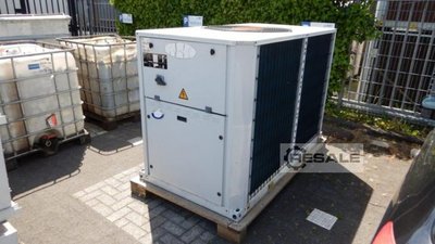 Chillers CARRIER 30 RA 040