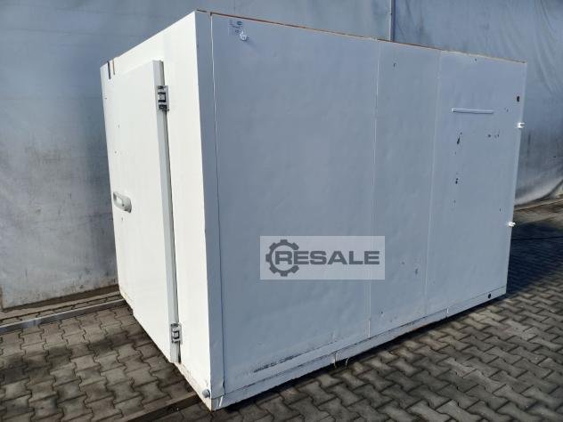 Wall-mounted refrigerated cabinets VIESSMANN 2920 x 2020 x 2100 mm
