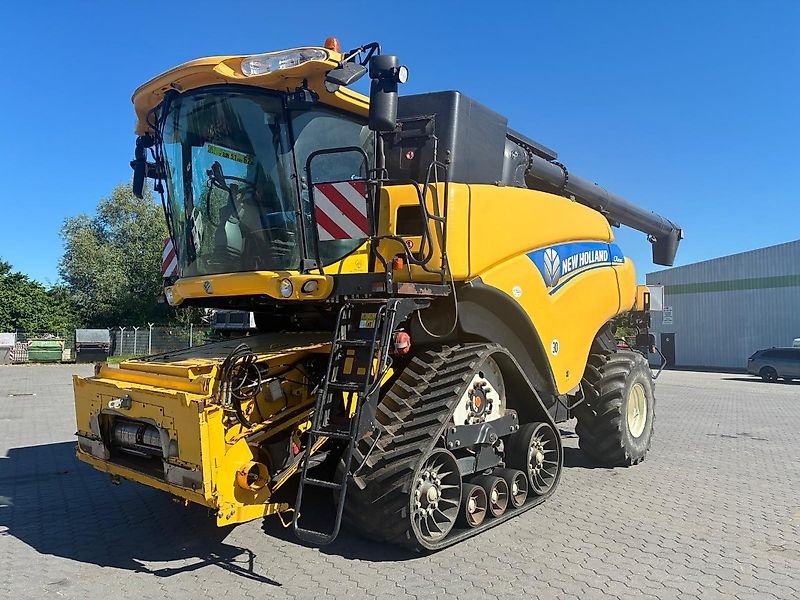 New Holland CR 8080