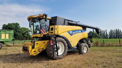 New Holland CR9090
