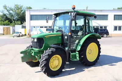 John Deere 5055E