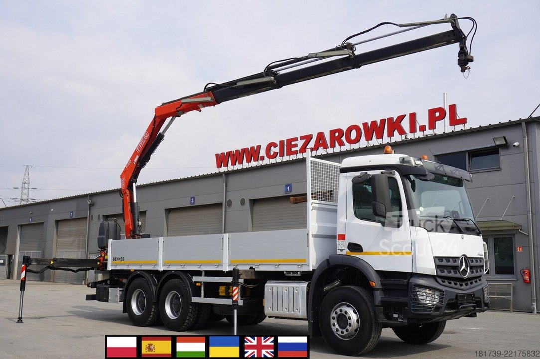 Plattform mit Kran Mercedes-Benz Arocs 2633 flatbed truck / Crane FASSI gebraucht