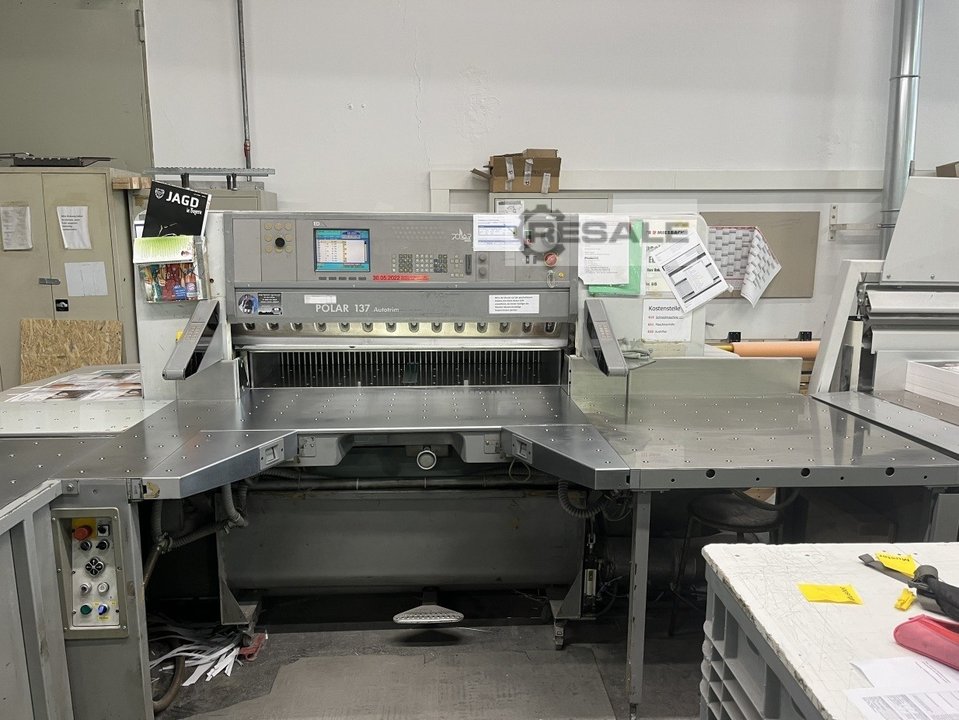 Paper cutting machines POLAR 137 ED - AT