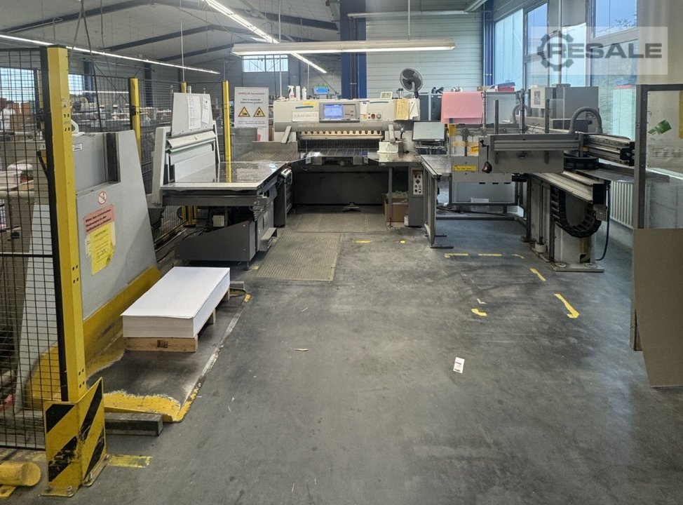 Paper cutting machines POLAR 137 XT