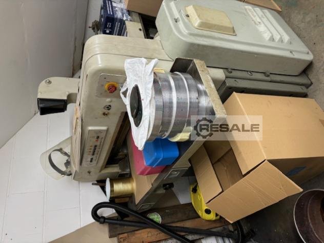 Paper cutting machines POLAR 72 CE