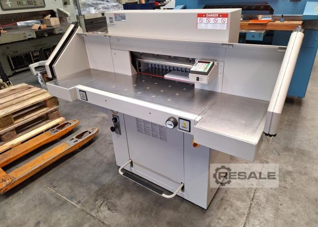 Paper cutting machines EBA 551-06 LT
