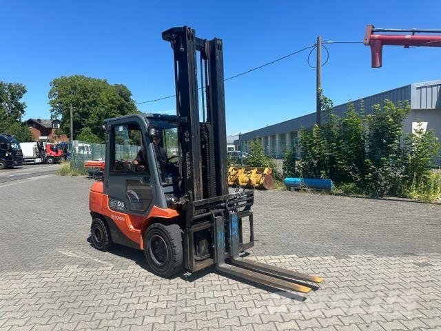 Toyota 02-7FGJF 35 / Triplex / Gas / Zinkenverstellung