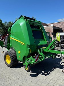 John Deere V461M
