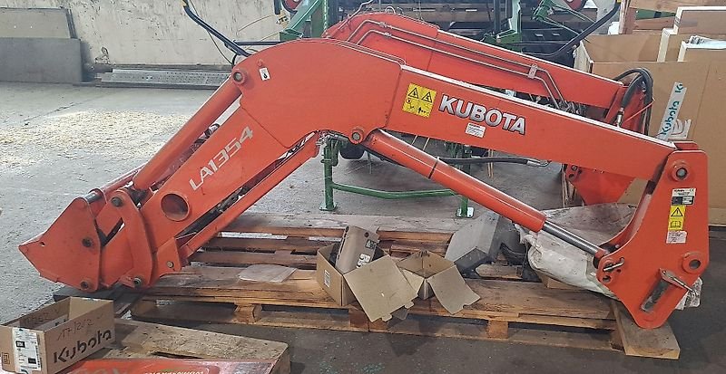 Kubota LA1354EC