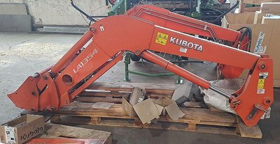 Kubota LA1354EC