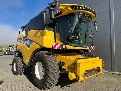 New Holland CX 6.90 ohne Schneidwerk