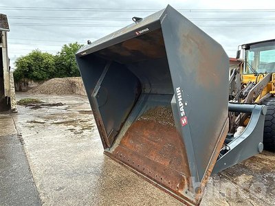 Saphir HKR 28 Claas Torion 1
