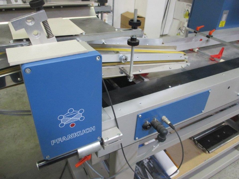 Banderoling machines PFANKUCH SOLUTIONS GMBH Pfankuch VP-4502 mit Übergabestation ST