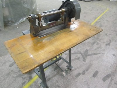 WIRO CLOSING MACHINE J.BURN