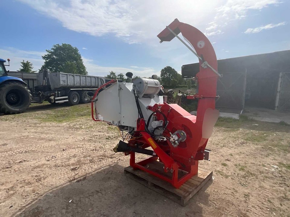 2019 Bugnot BV - N67 - wood chipper / branch shredder