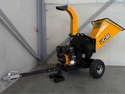 JCB CH150120PE Professional wood chipper