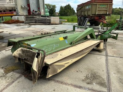2004 Krone Easycut 320 CV Disc Mower with Conditioner and Wide Spreader