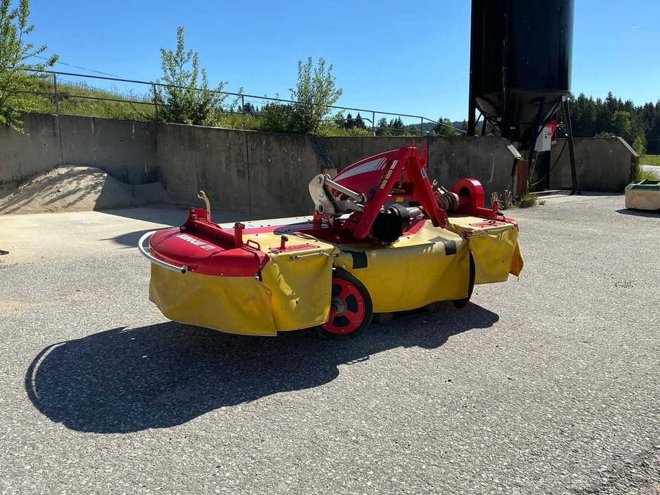 2015 Pöttinger Eurocat 271 front mower