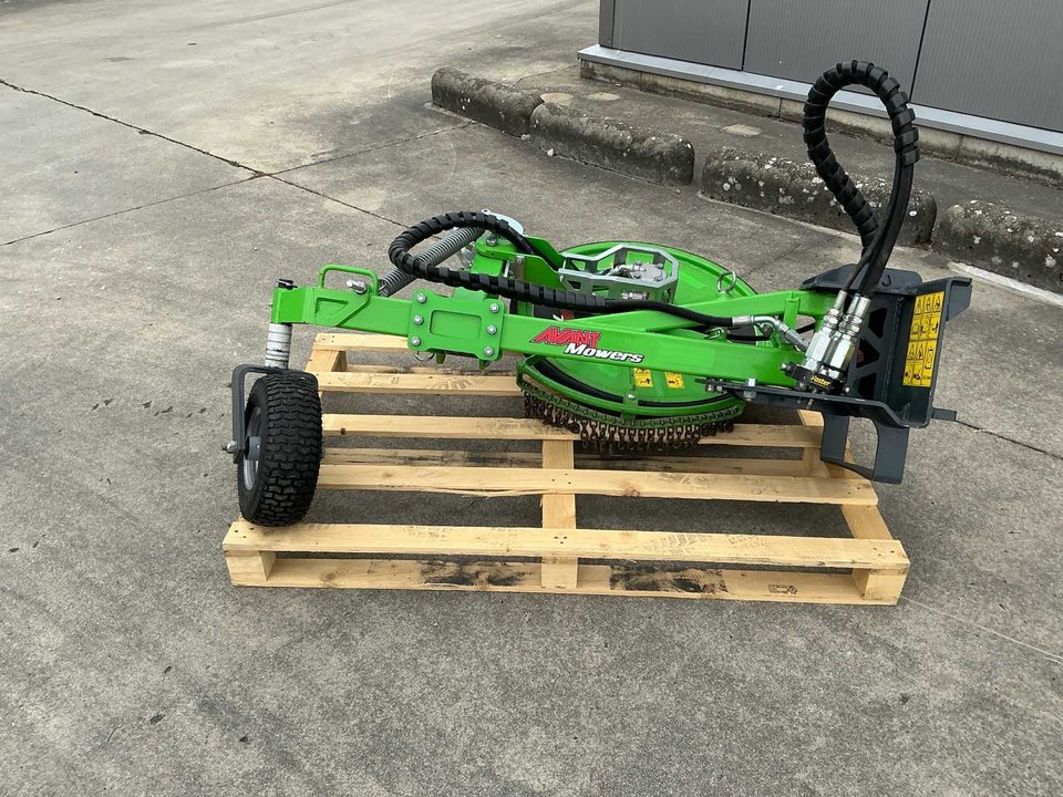 2023 Avant 700 Post Mower