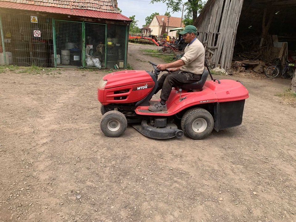 MTD JN200 AT Lawn tractor