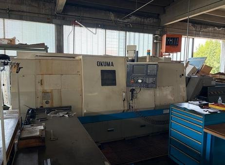 OKUMA LB 400 CNC lathe