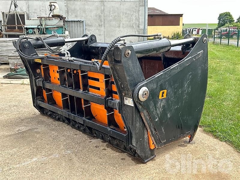 Alö-Quicke Silocut L+ 225 F