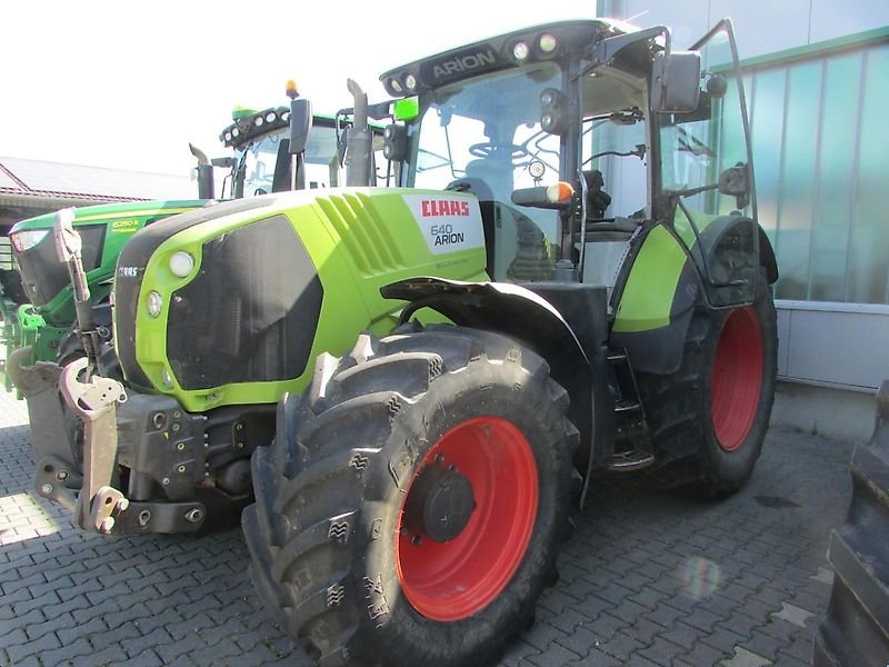 Claas Arion 640