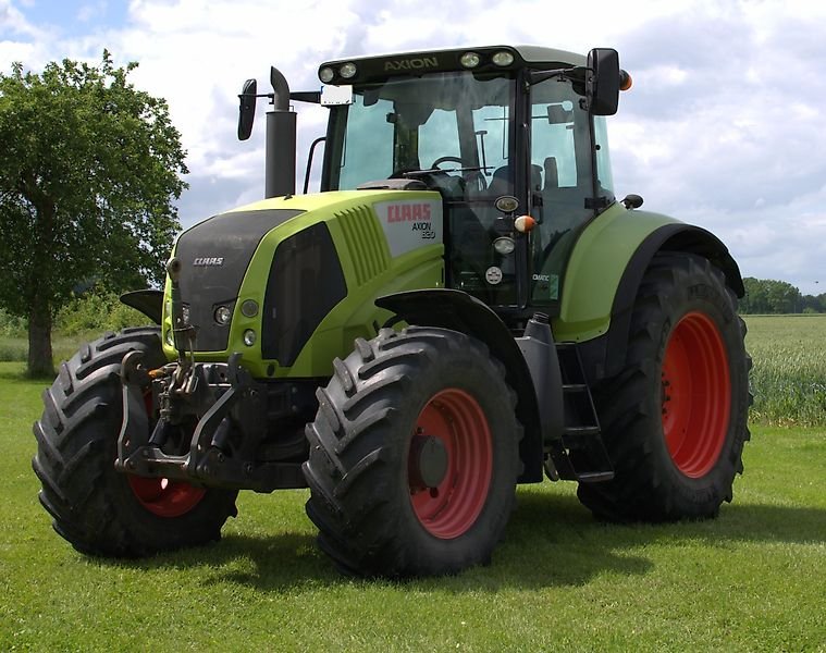 Claas AXION 820