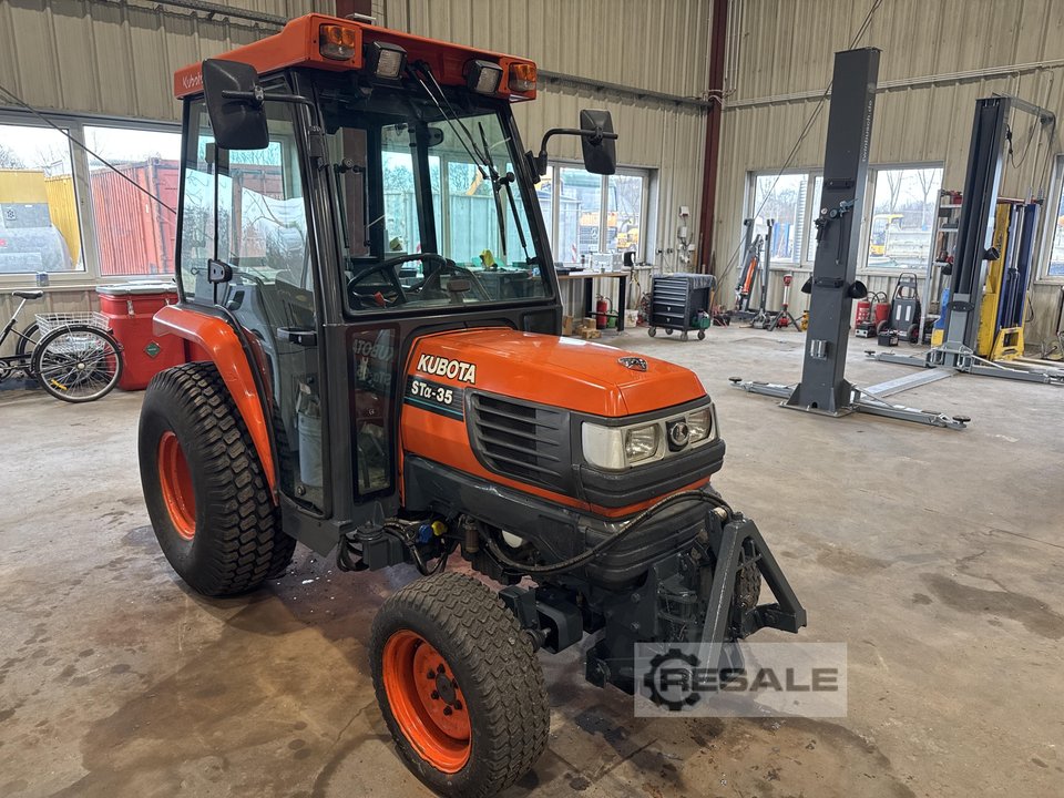 Compact tractors KUBOTA ST A- 35