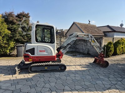 Takeuchi TB 225