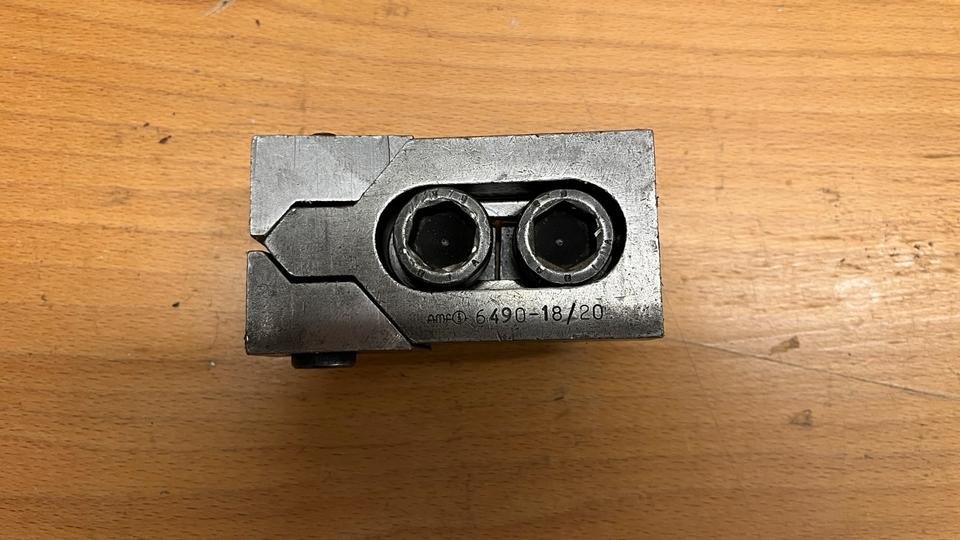 Niederzugspanner, Maschinentischspanner, Halter, Fräsmaschine, 1