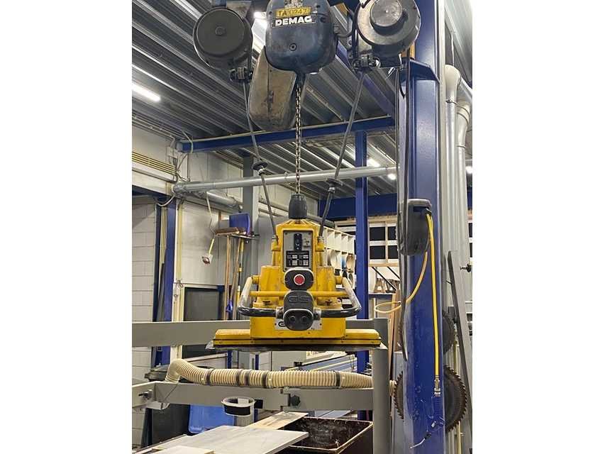 Demag - TA0247 - Hoist with Vacuum Lifter