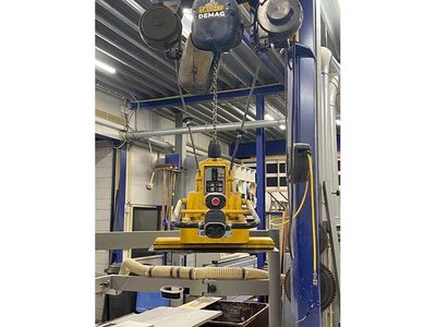 Demag - TA0247 - Hoist with Vacuum Lifter