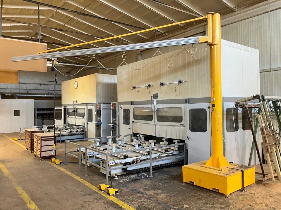 Pillar jib crane