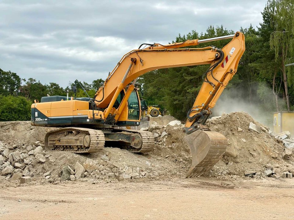 2014 Hyundai Robex 300NLC-9A Crawler Excavator