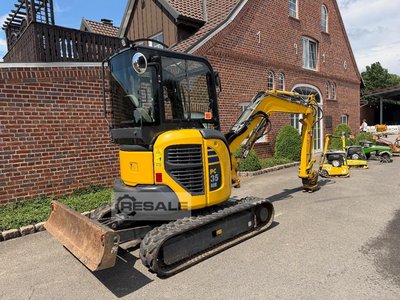 Mini excavators KOMATSU PC 35 MR-3