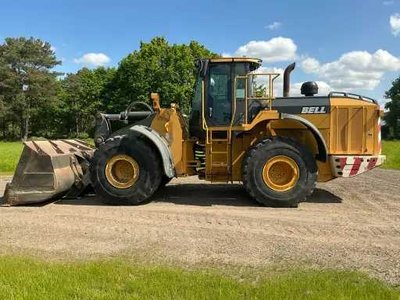 2010 Bell L2606E Shovel