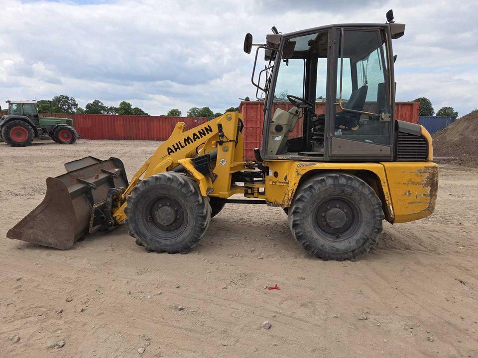 2003 Ahlmann AL85T Shovel