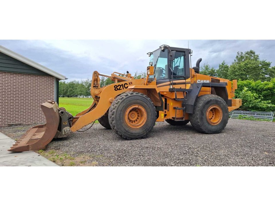 2002 case 821C Shovel
