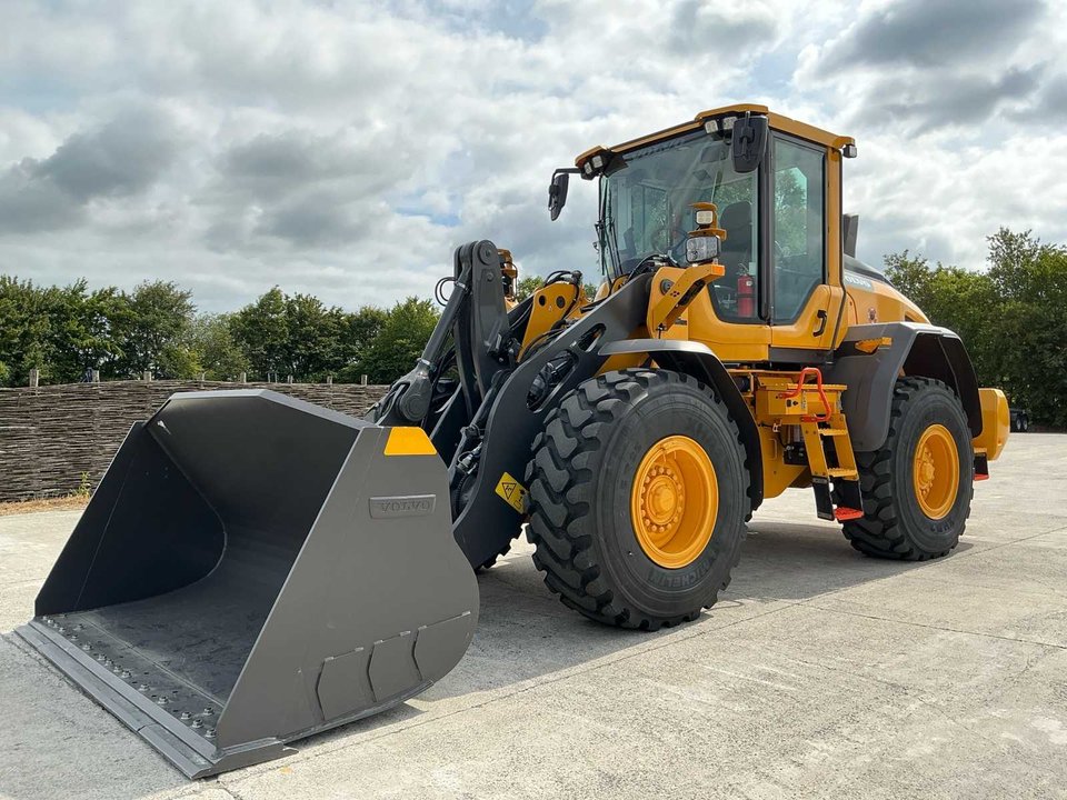 2024 Volvo L90H Shovel
